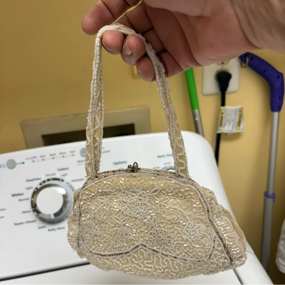 Elegant Cream Beaded Women's Bag - Picture 6 of 7